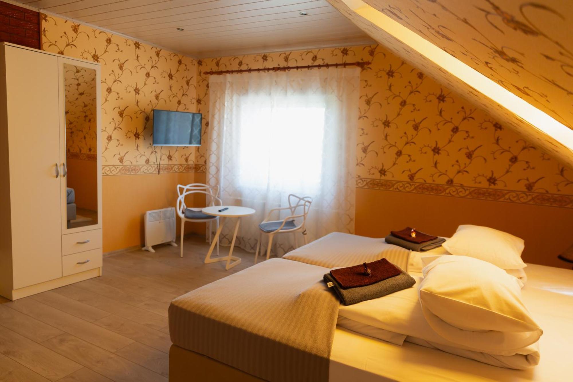 Konrad Family Guesthouse Kuressaare Ruang foto