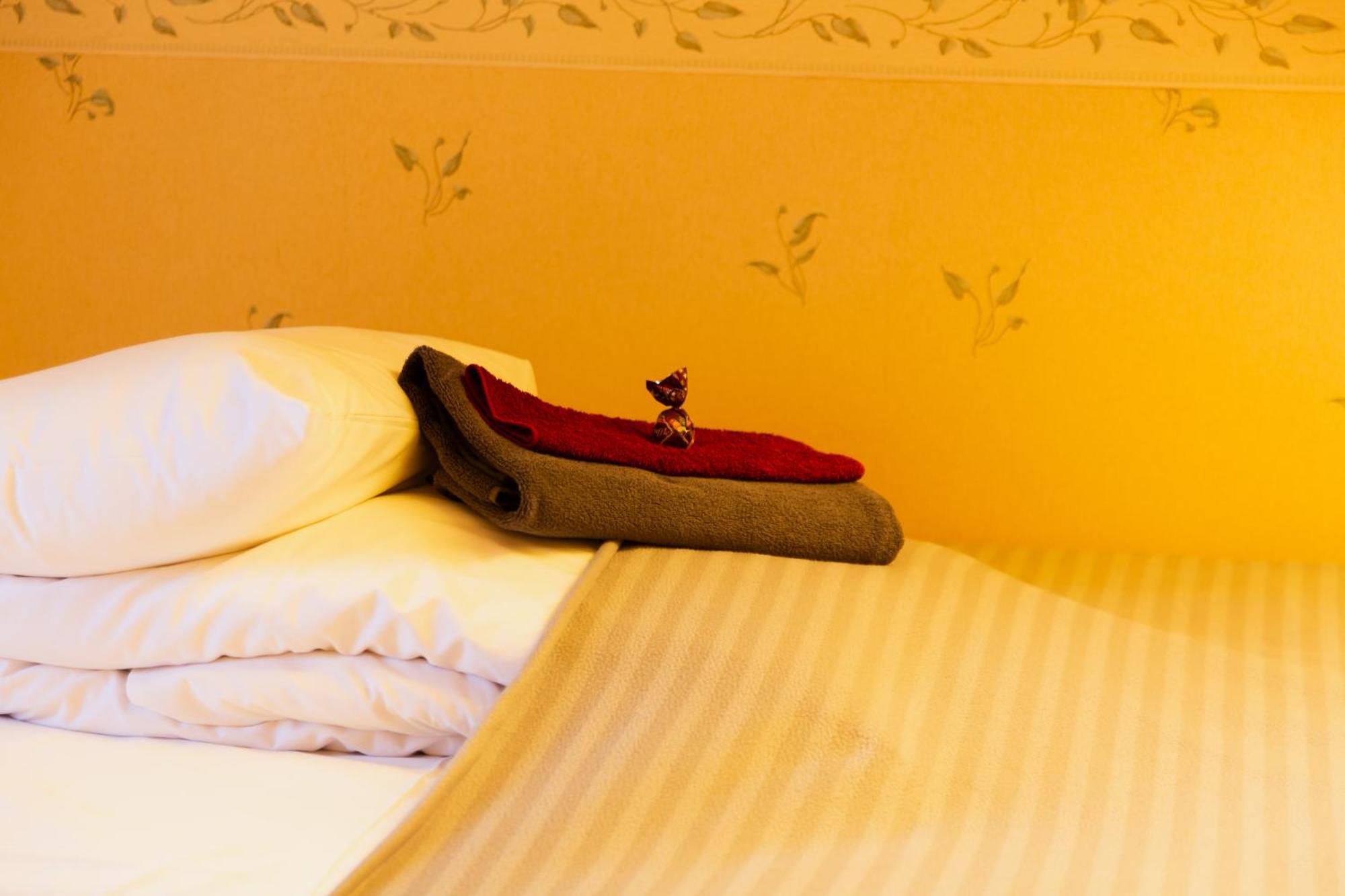 Konrad Family Guesthouse Kuressaare Ruang foto