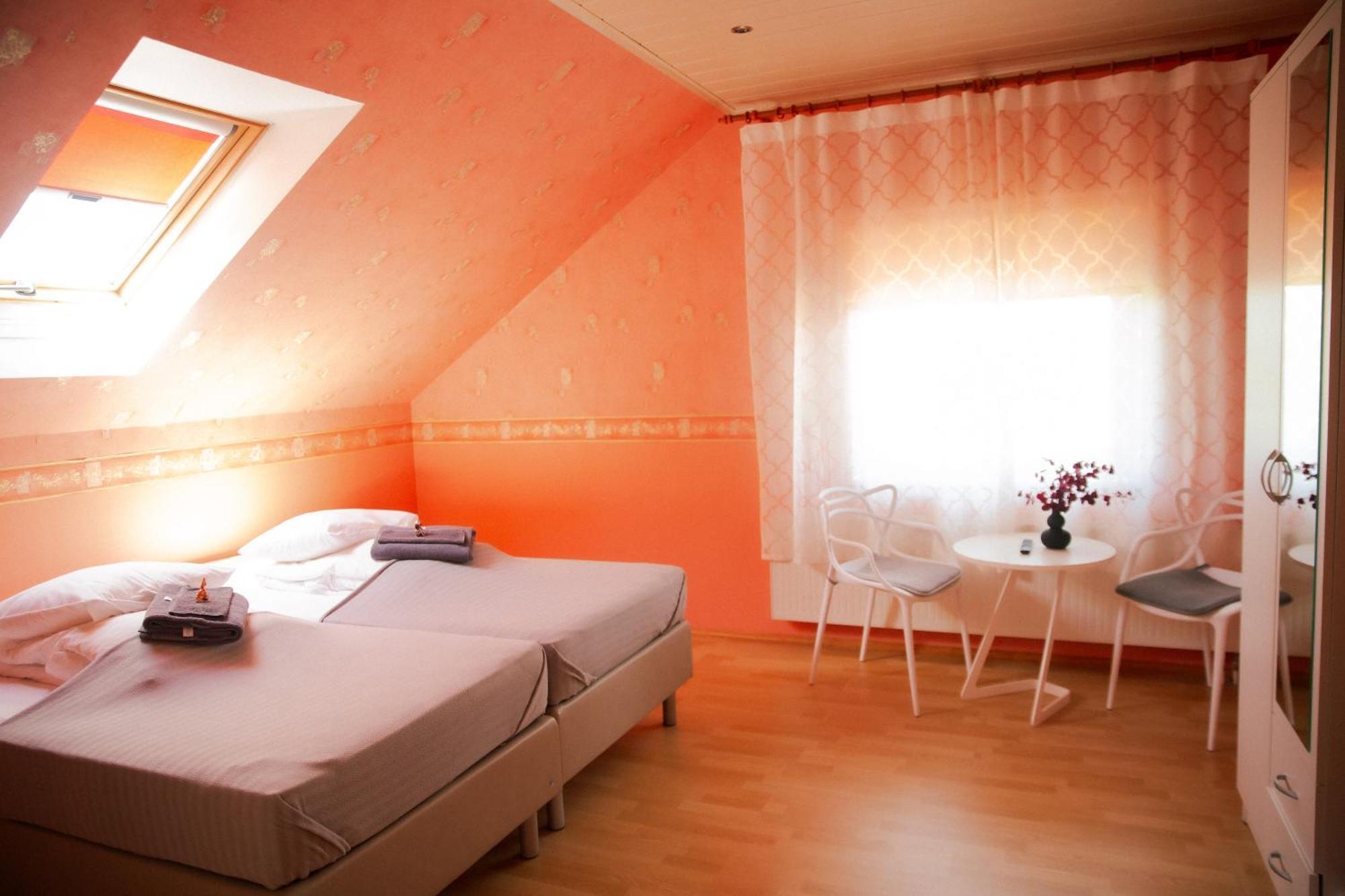 Konrad Family Guesthouse Kuressaare Ruang foto
